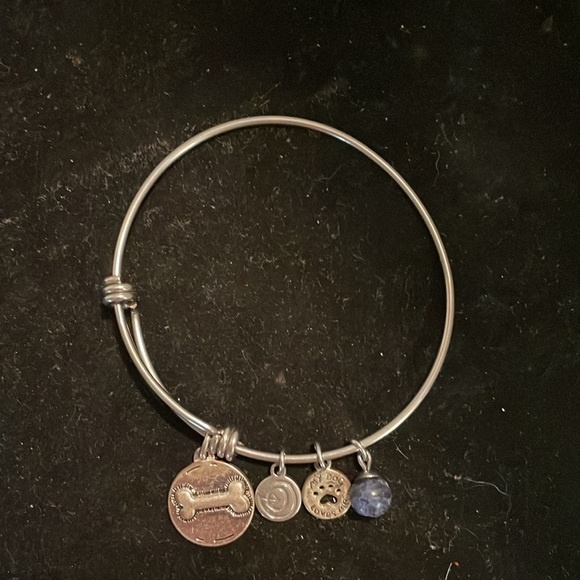 8” mixed metal silver tone adjustable bangle bracelet w/4 dog lover charms - Picture 3 of 16